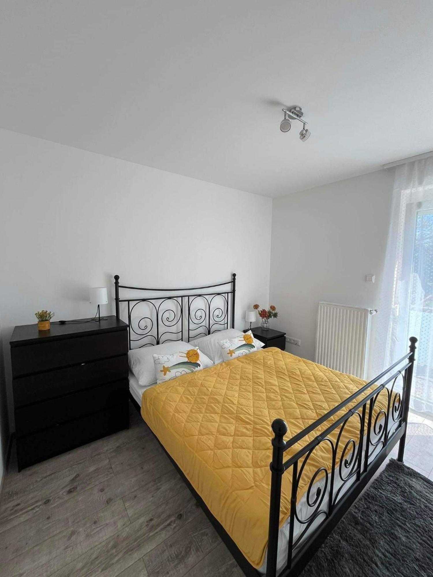 Ada Apartman Šoproň Exteriér fotografie